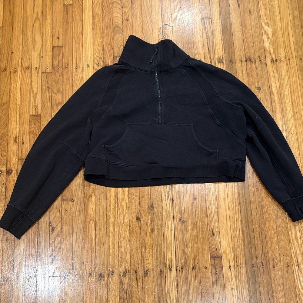 Black Cropped Lululemon Scuba